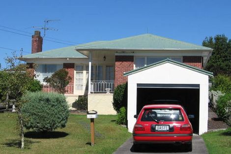 Photo of property in 15 Kokiri Street, Te Atatu South, Auckland, 0610