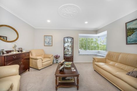 Photo of property in 2 Highgrove Drive, Grandview Heights, Hamilton, 3200