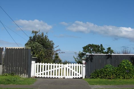 Photo of property in 85 Karaka Street, Castlecliff, Whanganui, 4501