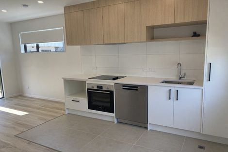 Photo of property in 22 Paetai Lane, Te Atatu Peninsula, 0610