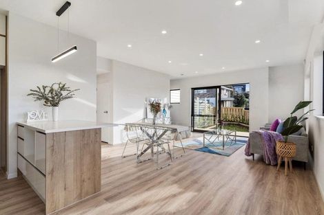 Photo of property in 252 Don Buck Road, Massey, Auckland, 0614