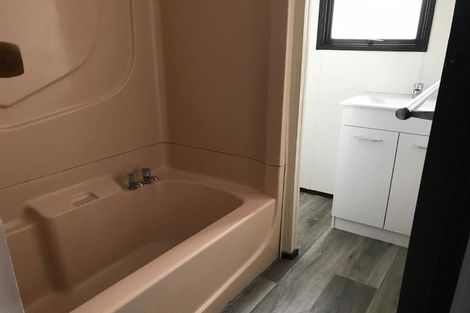 Photo of property in 2 Sequoia Place, Pukete, Hamilton, 3200