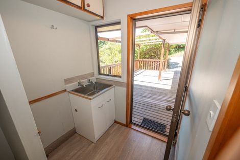 Photo of property in 7 Cable Bay Block Road, Cable Bay, 0420