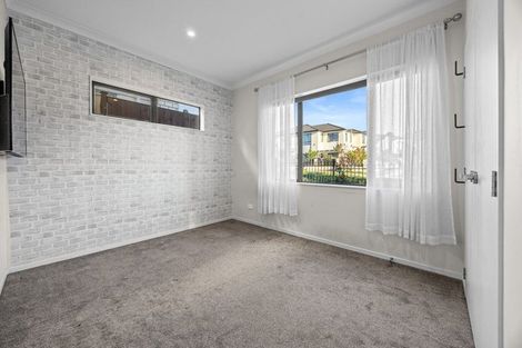Photo of property in 16 Lime Hill Rise, Flat Bush, Auckland, 2019