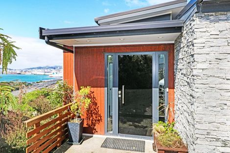 Photo of property in 6 Satchell Way, Kaiwharawhara, Wellington, 6035