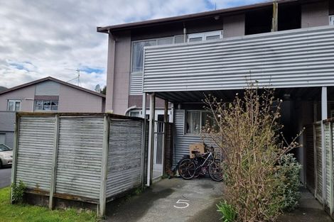 Photo of property in 6 Redwood Avenue, Tawa, Wellington, 5028