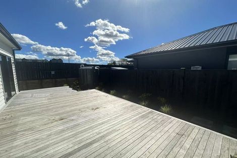 Photo of property in 17 Babina Avenue, Kumeu, 0810