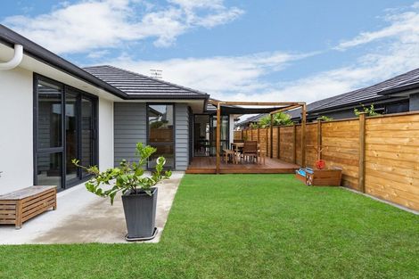 Photo of property in 7 Tuangi Way, Papamoa Beach, Papamoa, 3118