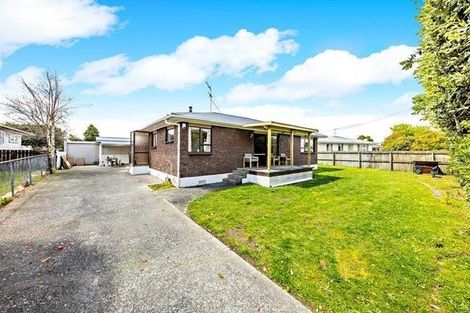 Photo of property in 30 Sutton Crescent, Papakura, 2110
