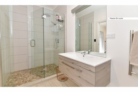 Photo of property in 32 Noakes Hill Road, Puhoi, Warkworth, 0994