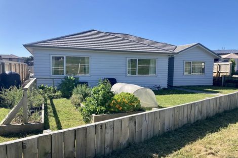 Photo of property in 7 Sauterne Road, Kumeu, 0810