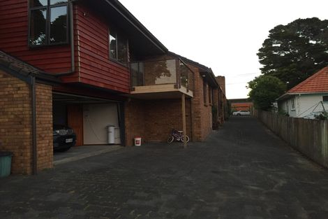 Photo of property in 84 Shakespeare Road, Milford, Auckland, 0620