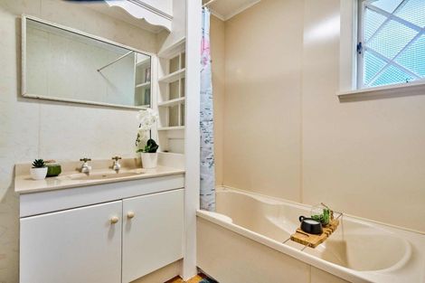 Photo of property in 5 Porter Place, Paekakariki, 5034