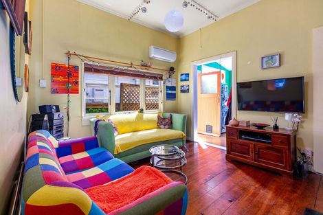 Photo of property in 38 Duppa Street, Berhampore, Wellington, 6023