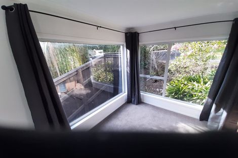 Photo of property in 37 West Lynn Road, Titirangi, Auckland, 0604