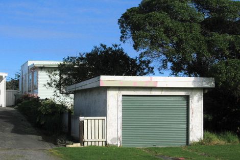 Photo of property in 10 Te Moana Road, Waikanae Beach, Waikanae, 5036