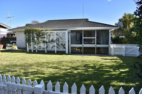 Photo of property in 38 Norfolk Crescent, Otaki Beach, Otaki, 5512