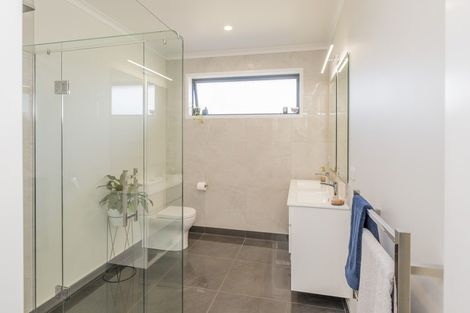 Photo of property in 13 Kilsby Place, Levin, 5510