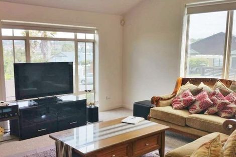 Photo of property in 6 Ponderosa Drive, Oteha, Auckland, 0632