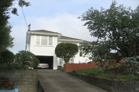 Photo of property in 5 Larsen Crescent, Tawa, Wellington, 5028