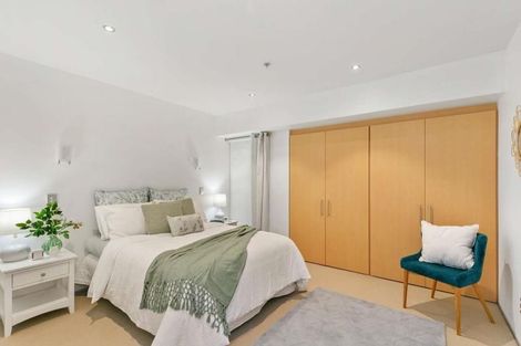 Photo of property in Sanctum Apartment, 10 Ebor Street, Te Aro, Wellington, 6011