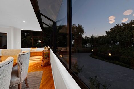 Photo of property in 92 Govett Avenue, Frankleigh Park, New Plymouth, 4310