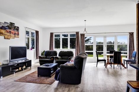 Photo of property in 2745 Opunake Road, Te Kiri, Opunake, 4682