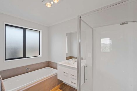 Photo of property in 16 Luxembourg Crescent, Halswell, Christchurch, 8025