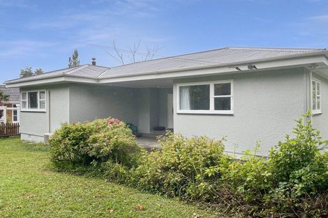 Photo of property in 31 Pinehaven Road, Pinehaven, Upper Hutt, 5019