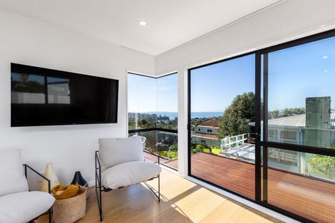 Photo of property in 2/30 Firth Road, Torbay, Auckland, 0630