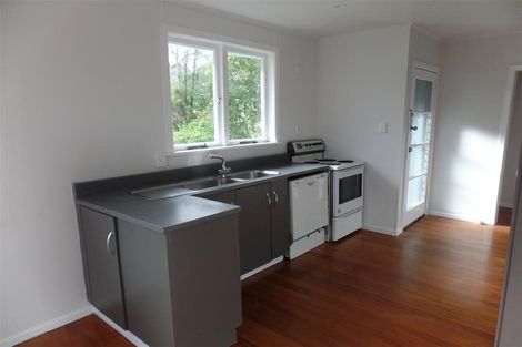 Photo of property in 16 Trojan Crescent, New Lynn, Auckland, 0600