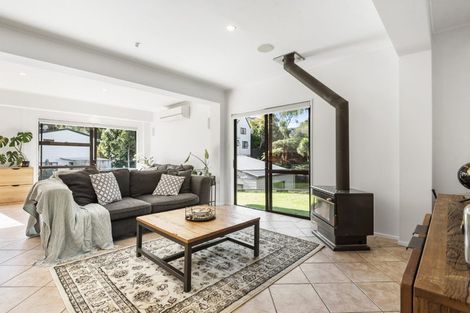 Photo of property in 2/74 Glamorgan Drive, Torbay, Auckland, 0630