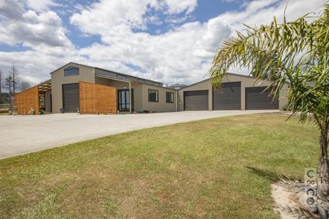 Photo of property in 73c Oraha Road, Kumeu, 0892
