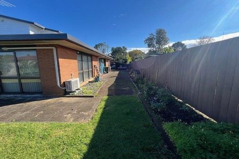 Photo of property in 32 Jillteresa Crescent, Half Moon Bay, Auckland, 2012
