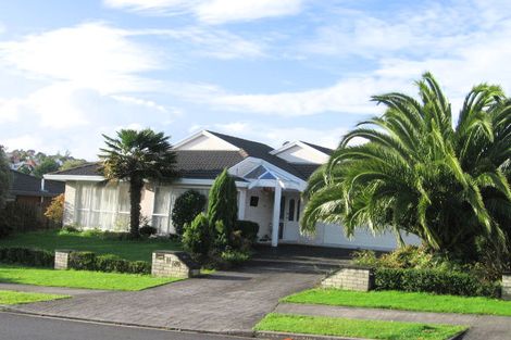 Photo of property in 11 Bernie Edwards Place, Botany Downs, Auckland, 2010