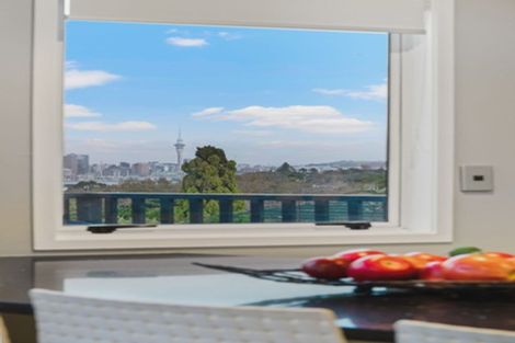 Photo of property in 5a Bruce Street, Northcote Point, Auckland, 0627