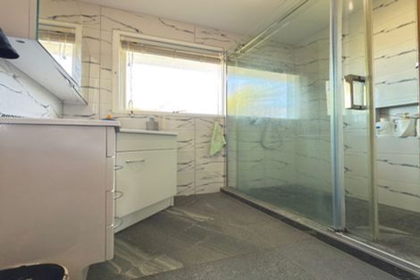 Photo of property in 15 Kereru Place, Half Moon Bay, Auckland, 2012