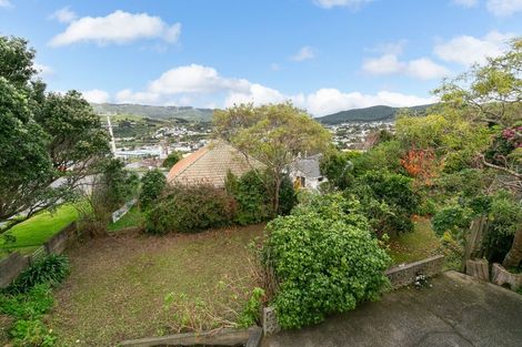 Photo of property in 33 Hampton Hill Road, Tawa, Wellington, 5028