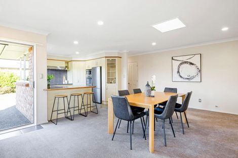 Photo of property in 2 Miers Glade, Rototuna North, Hamilton, 3210