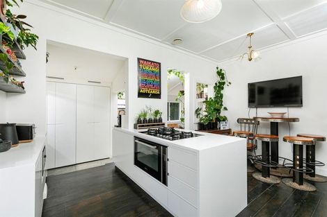 Photo of property in 5 Don Buck Road, Henderson, Auckland, 0614