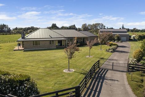 Photo of property in 8 Pitt Road, Hillsborough, New Plymouth, 4372
