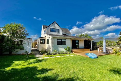Photo of property in 1/44 Old Lake Road, Narrow Neck, Auckland, 0624