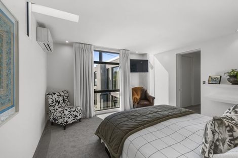 Photo of property in 100 Glandovey Road, Fendalton, Christchurch, 8052