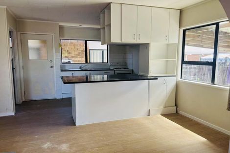 Photo of property in 5 Caribbean Drive, Unsworth Heights, Auckland, 0632