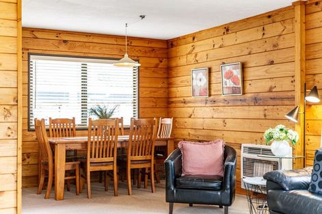 Photo of property in 17 Forest Road, Pinehaven, Upper Hutt, 5019