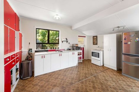 Photo of property in 32 Manuka Street, Castlecliff, Whanganui, 4501