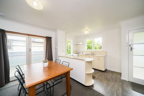 Photo of property in 32 Parkland Crescent, Terrace End, Palmerston North, 4410