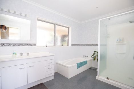 Photo of property in 3 Ranui Street, Ngatea, 3503