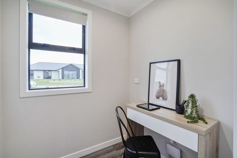 Photo of property in 15 Chatham Rise, Seaward Bush, Invercargill, 9812