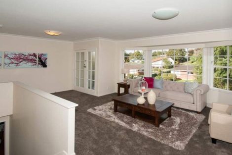 Photo of property in 14 Sovereign Place, Glenfield, Auckland, 0629